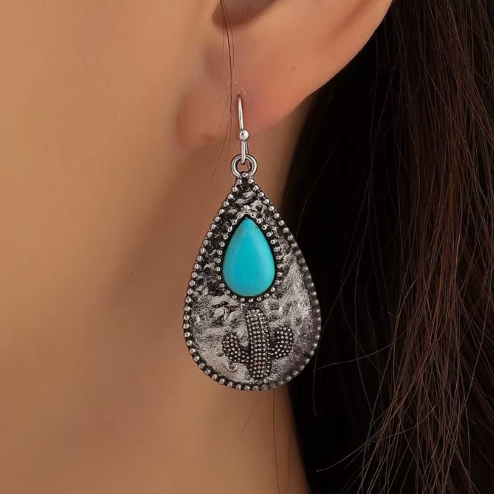 NWT nOir Jewelry Water Drop Cactus Turquoise Earrings
